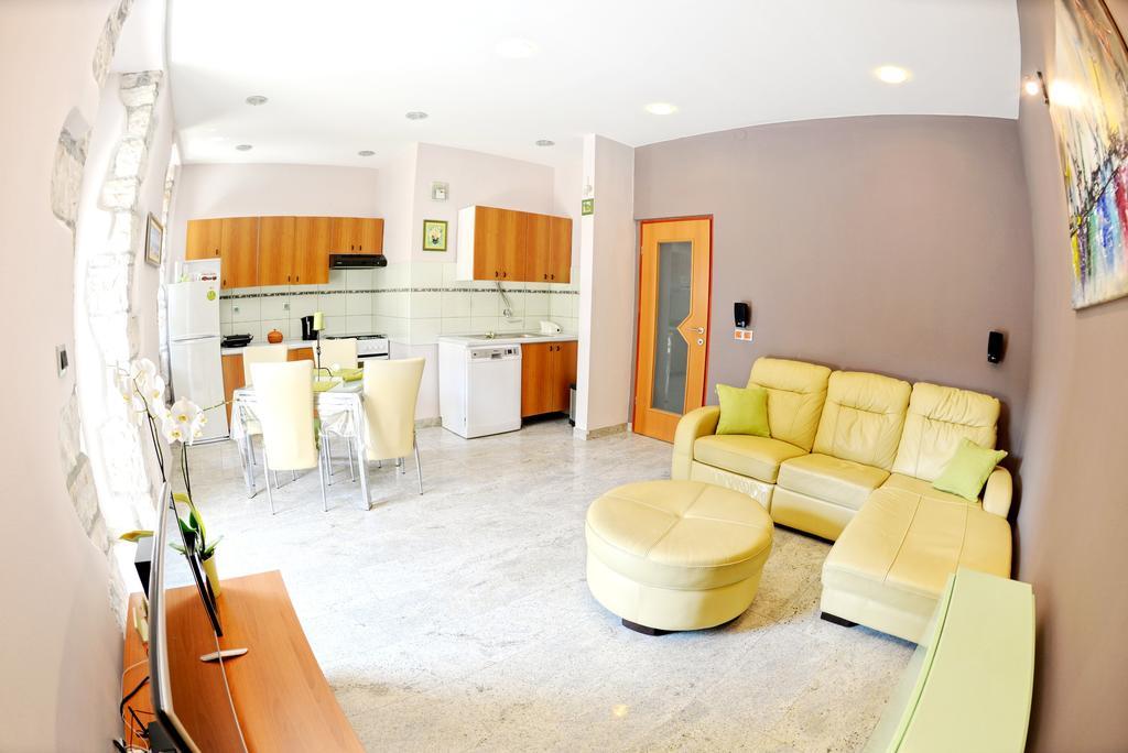 Apartman Harmony Apartment Pula Exterior photo